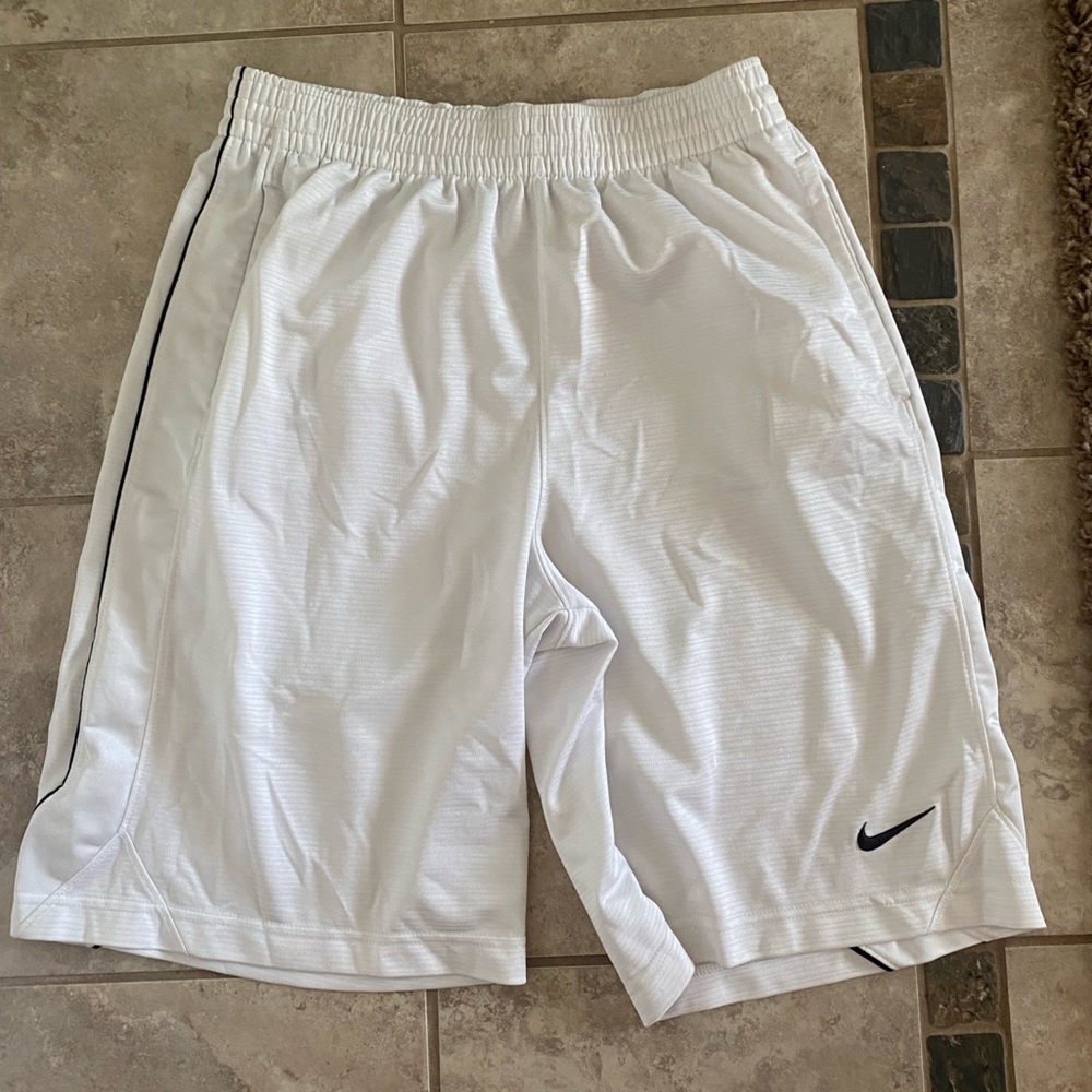 NIKE: MENS ATHLETIC SHORTS